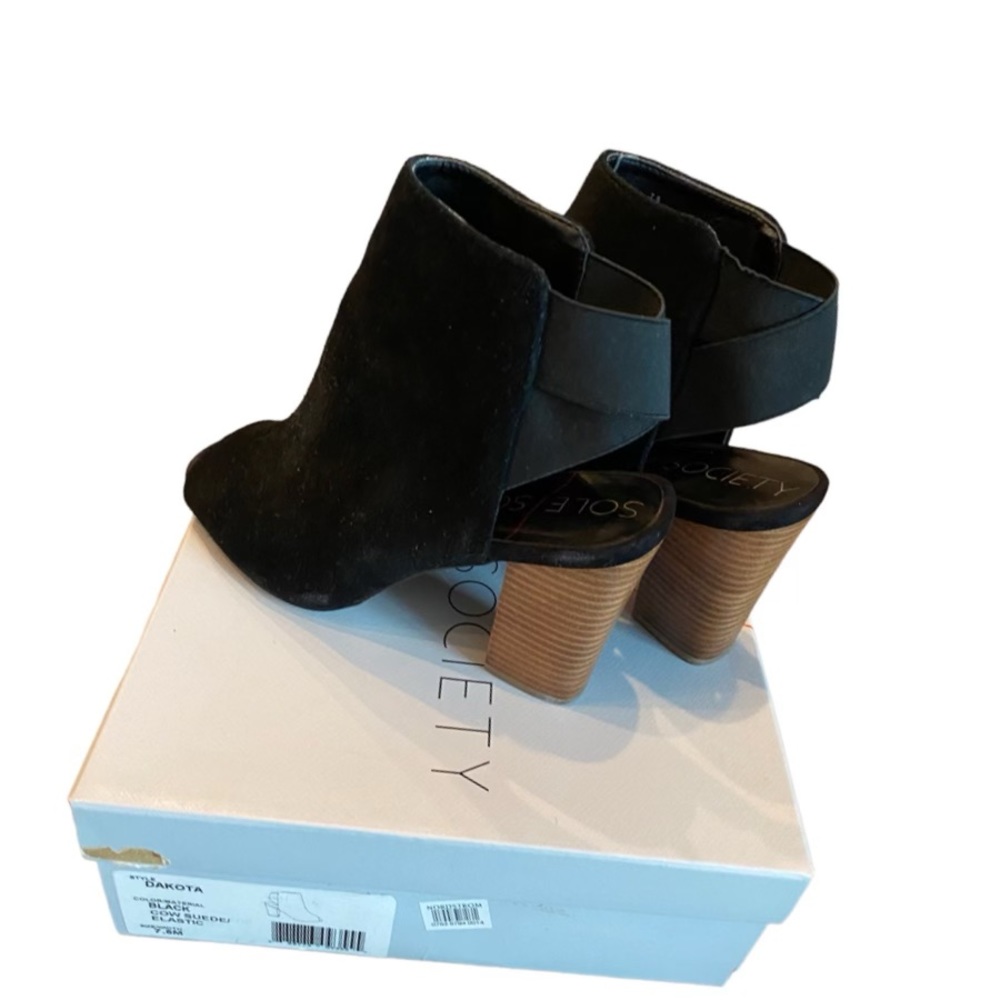 Sole Society Dakota black peep toe bootie